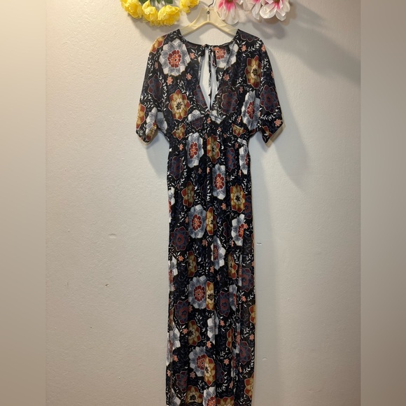Forever 21 Dresses & Skirts - Forever 21 Black Maxi Dress with Red, Gold, Cream Floral Print